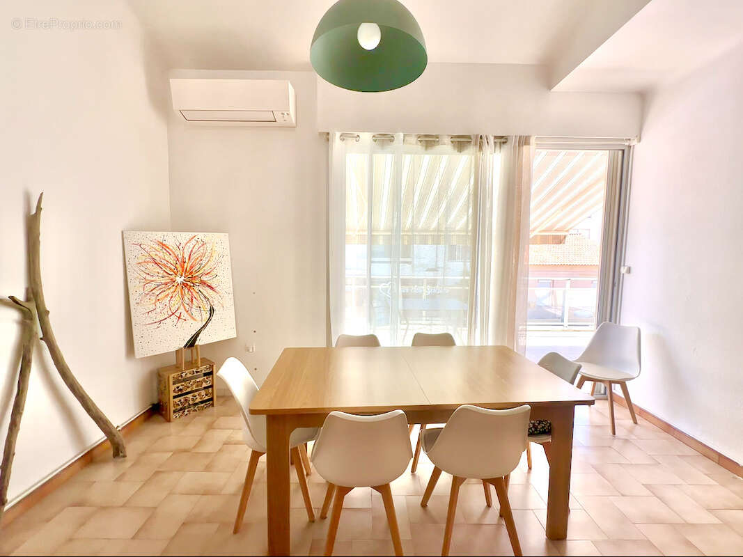 Appartement à MAUGUIO