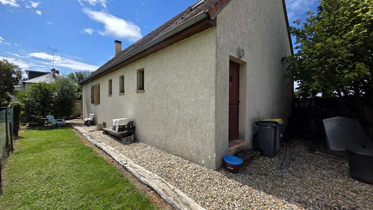 Maison à MILLY-SUR-THERAIN