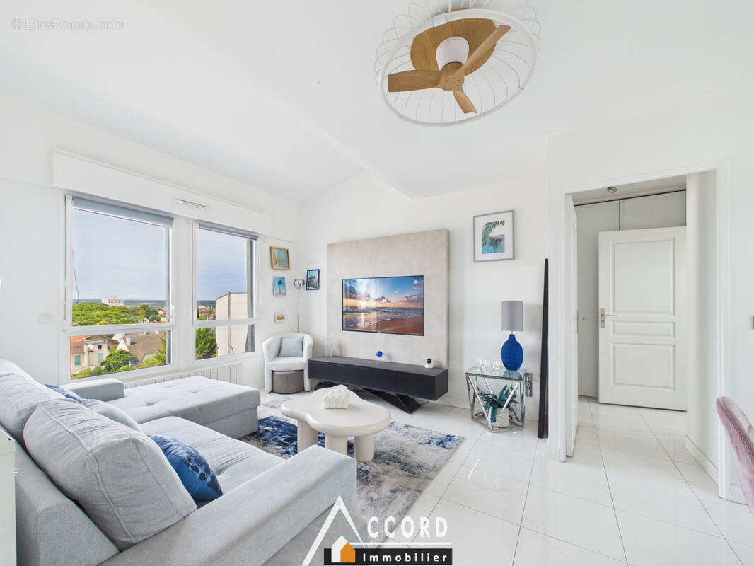 Appartement à SARTROUVILLE