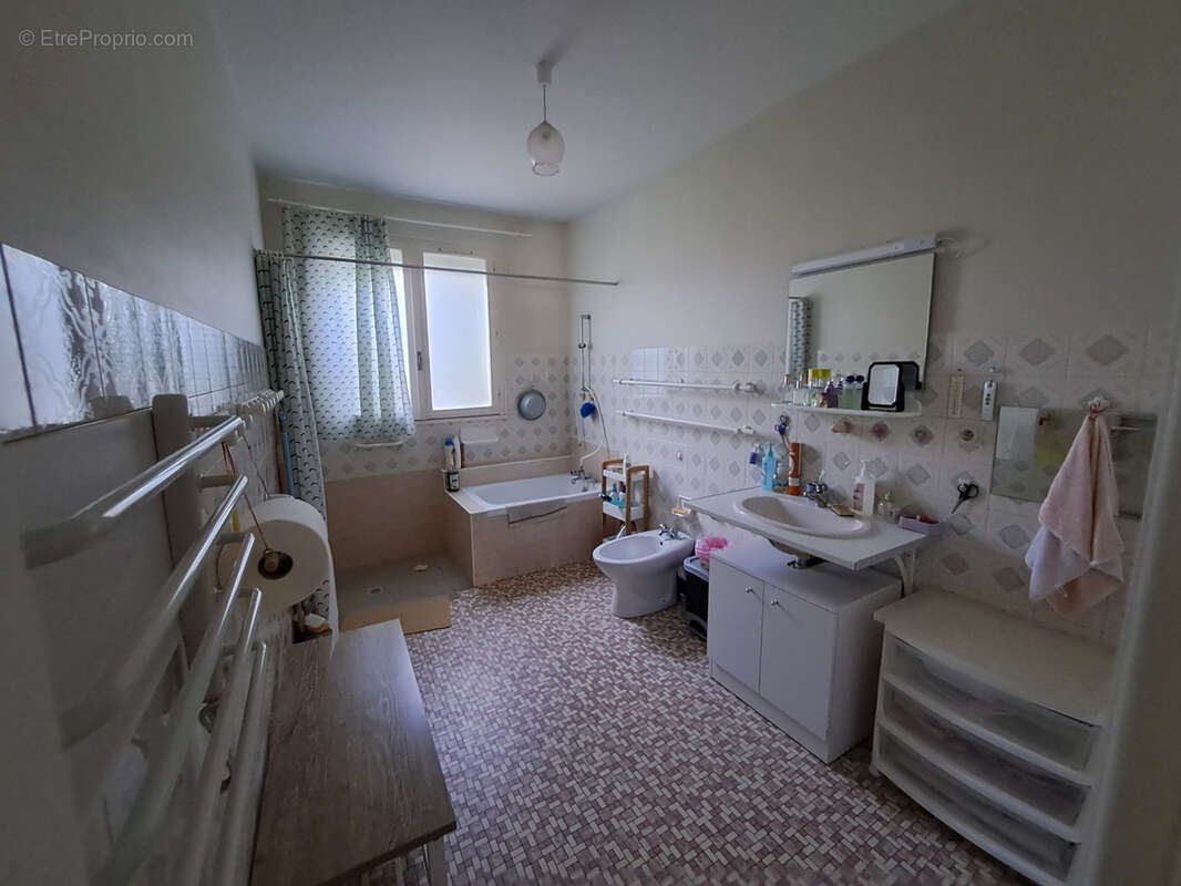 Maison à SAINTE-LIVRADE-SUR-LOT