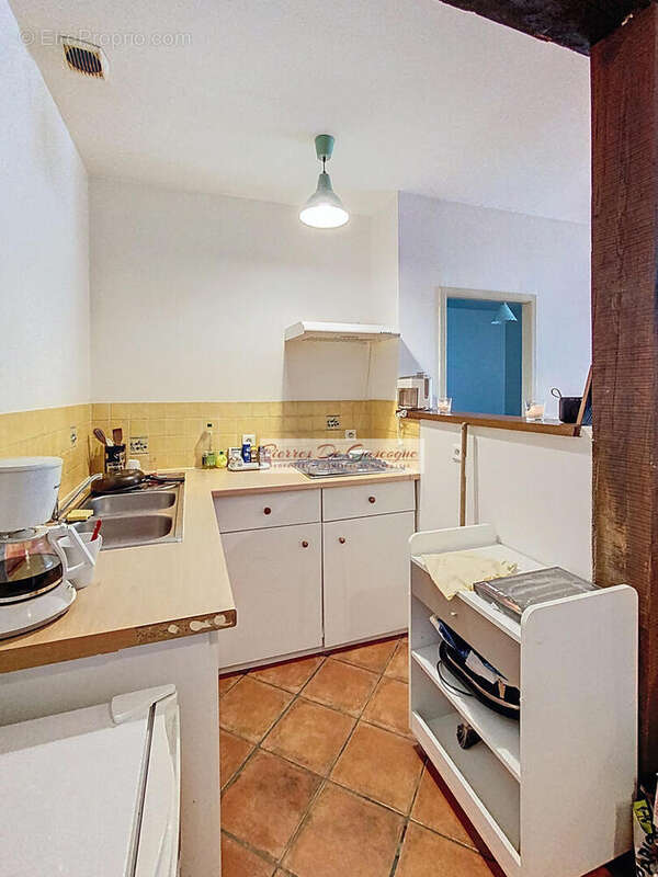 Appartement Rez - Maison à VIC-FEZENSAC