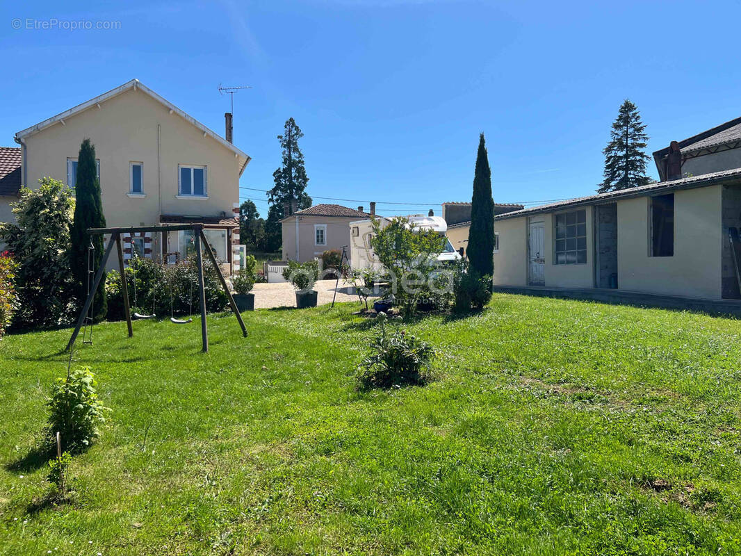 Maison à MAZIERES