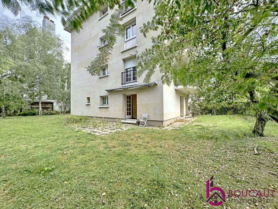 Appartement à LE PLESSIS-ROBINSON