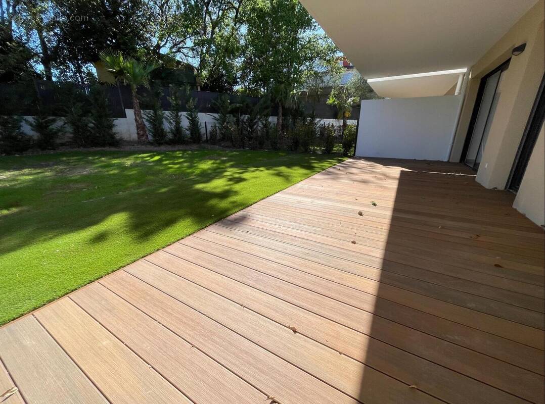 Photo 1 - Commerce à SAINT-RAPHAEL