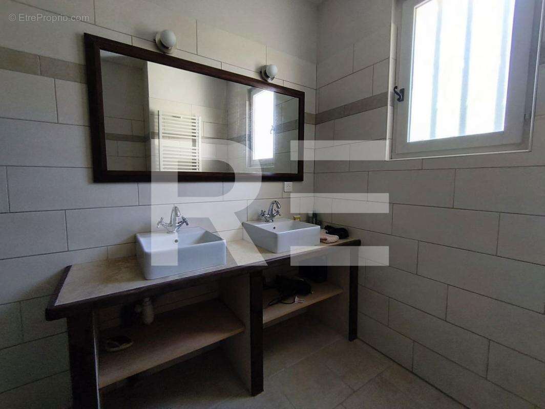 Maison à VALLIGUIERES