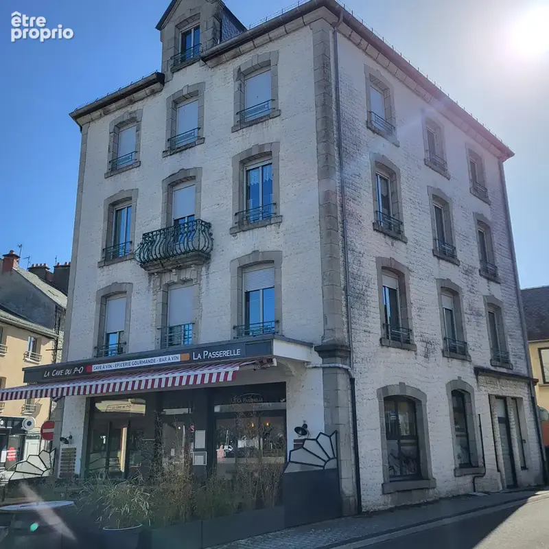 Appartement à RIOM-ES-MONTAGNES
