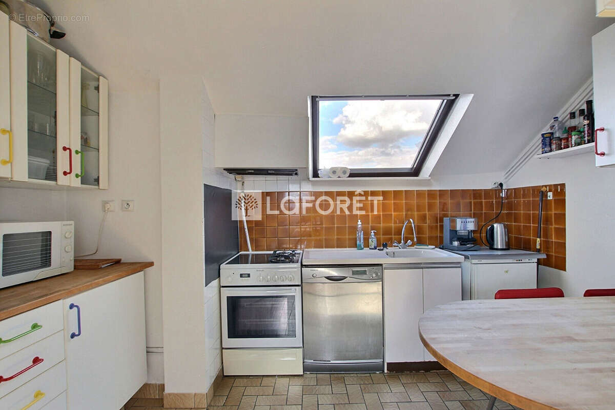 Appartement à COURBEVOIE