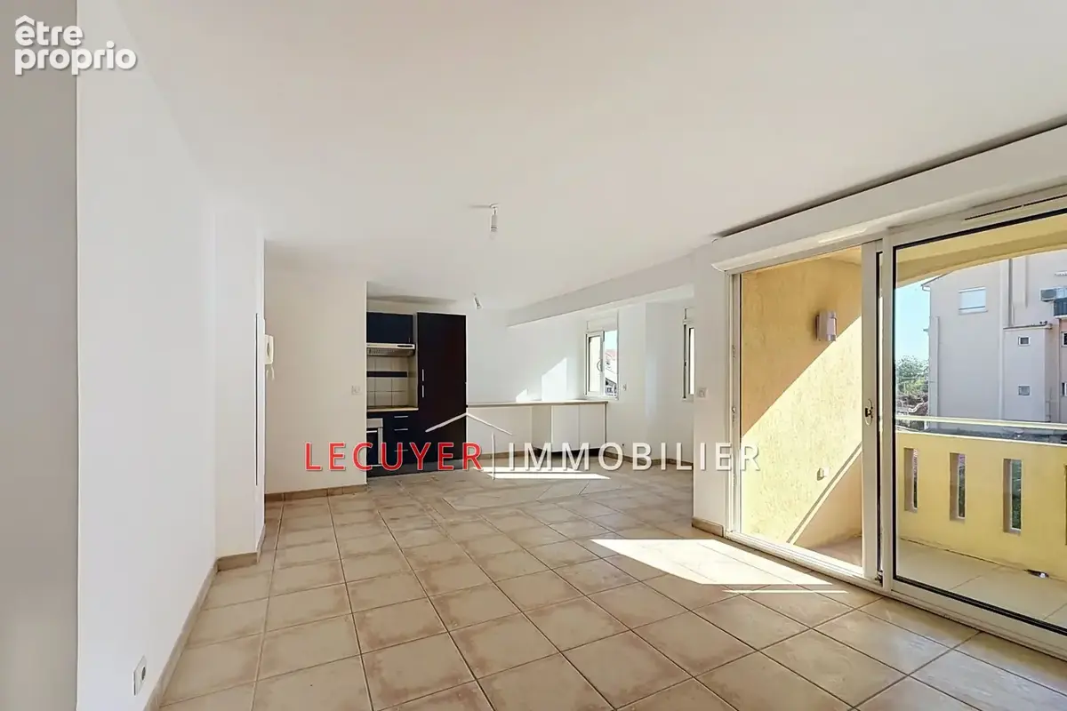 Appartement à VALLAURIS