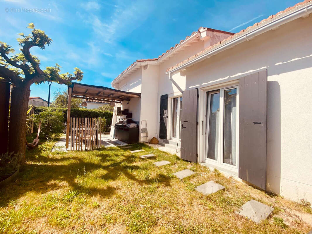 Maison à SAINT-CYPRIEN