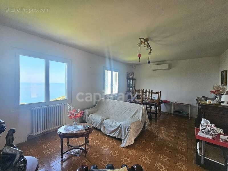 Maison familiale de 226 m2 divisée en 4 habitations indépendantes, vue mer, terrain 2000 m2, garage et terrasses à MORSIGLIA (HA - photo 16