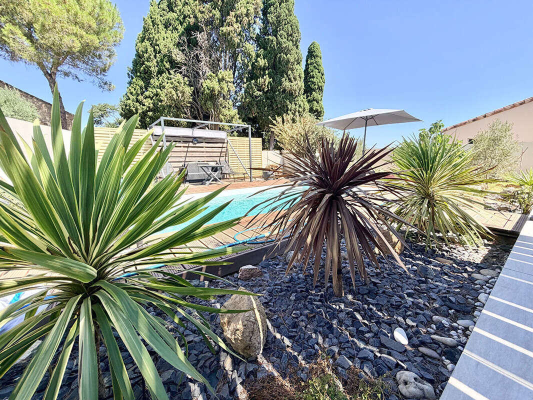 Maison plain pied T4  avec piscine et garage - photo 12