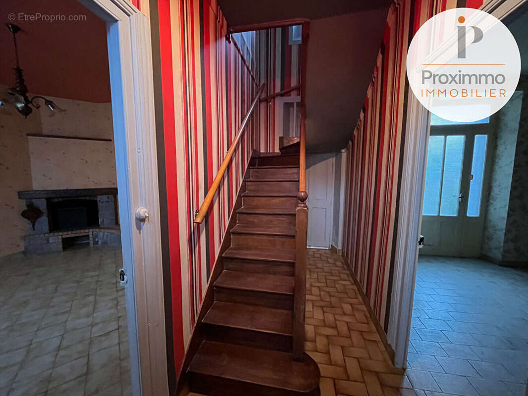 Maison 5 pièces, 2-3 chambres GUIPRY-MESSAC (35) quartier de la gare - photo 9