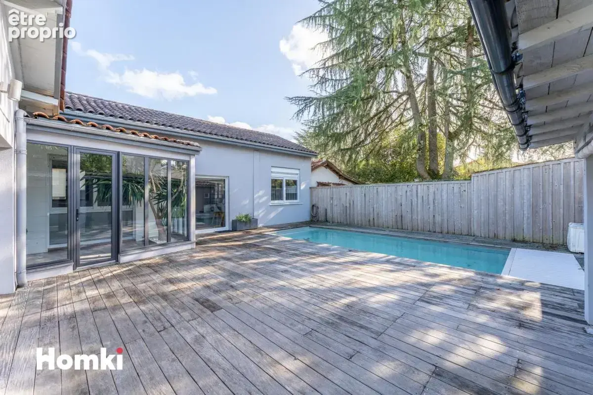 Maison/Villa T7 de 210 m² à Pessac 33600 - photo 1