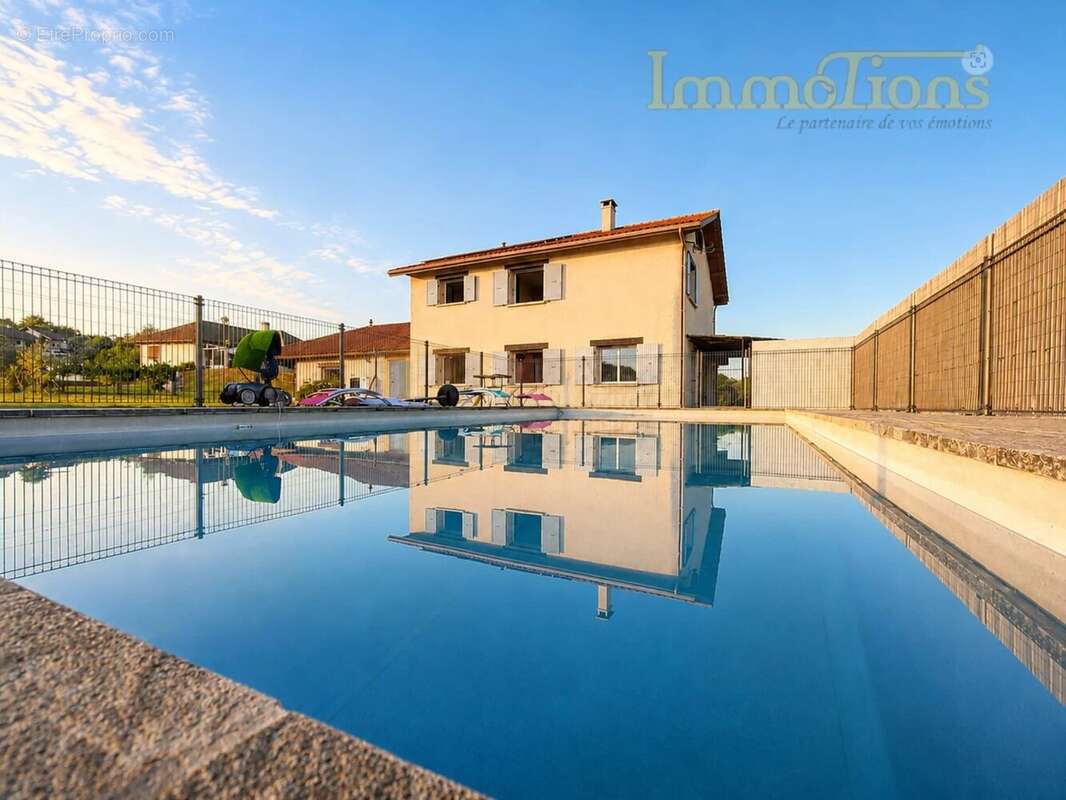 Maison familiale 189 m² avec piscine, garage de 82 m² et vue dégagée - photo 2