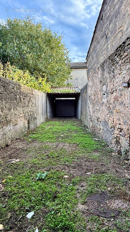 Maison à SAINT-QUENTIN-LA-POTERIE