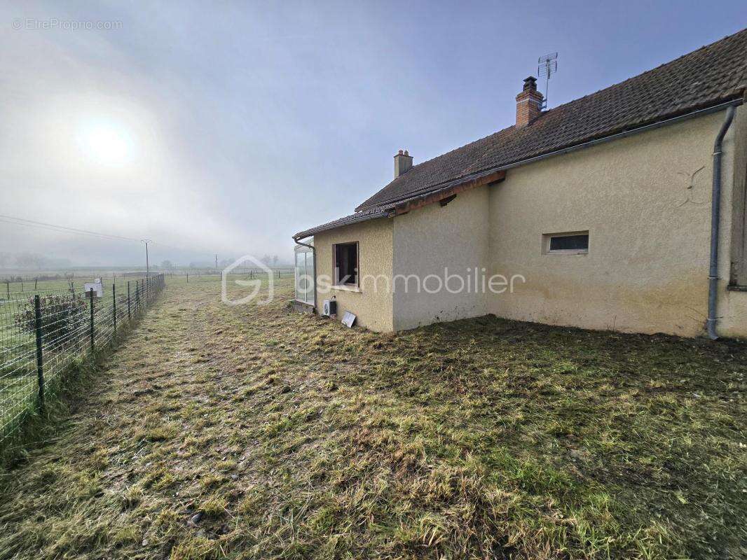 Maison à SAINT-PRIEST-BRAMEFANT