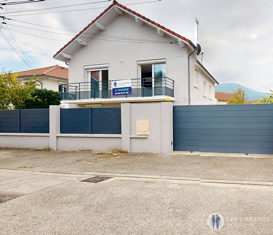 Maison à SAINT-MARTIN-D'HERES