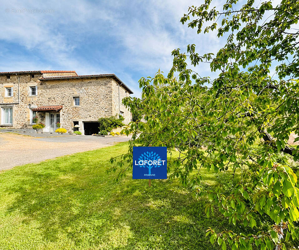 Maison à VILLEMONTAIS