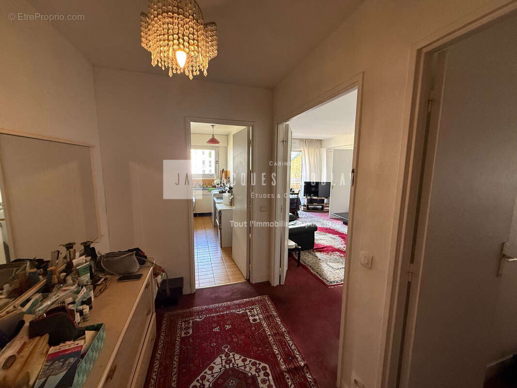 4 pièces 84m2 avec balcons, parking et cave à Nation - photo 5