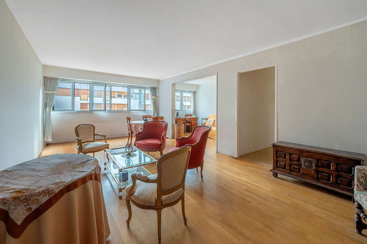 Appartement à PARIS-15E