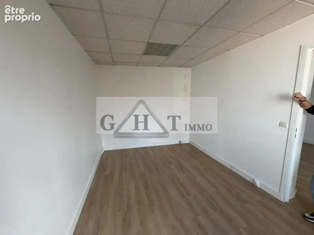 Entrepot bureaux 396m2 a vendre valenton - photo 5