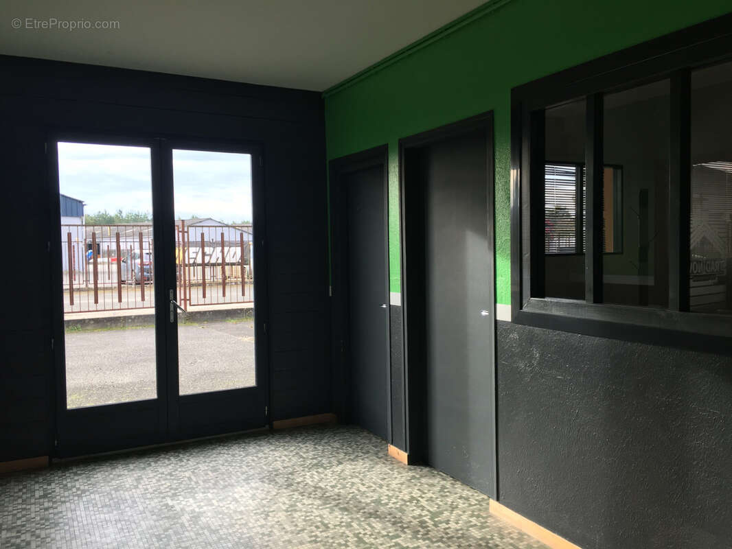 Commerce à LE LUART