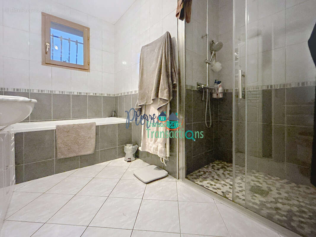 Maison à LILLEBONNE