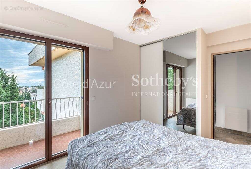 Appartement à VENCE