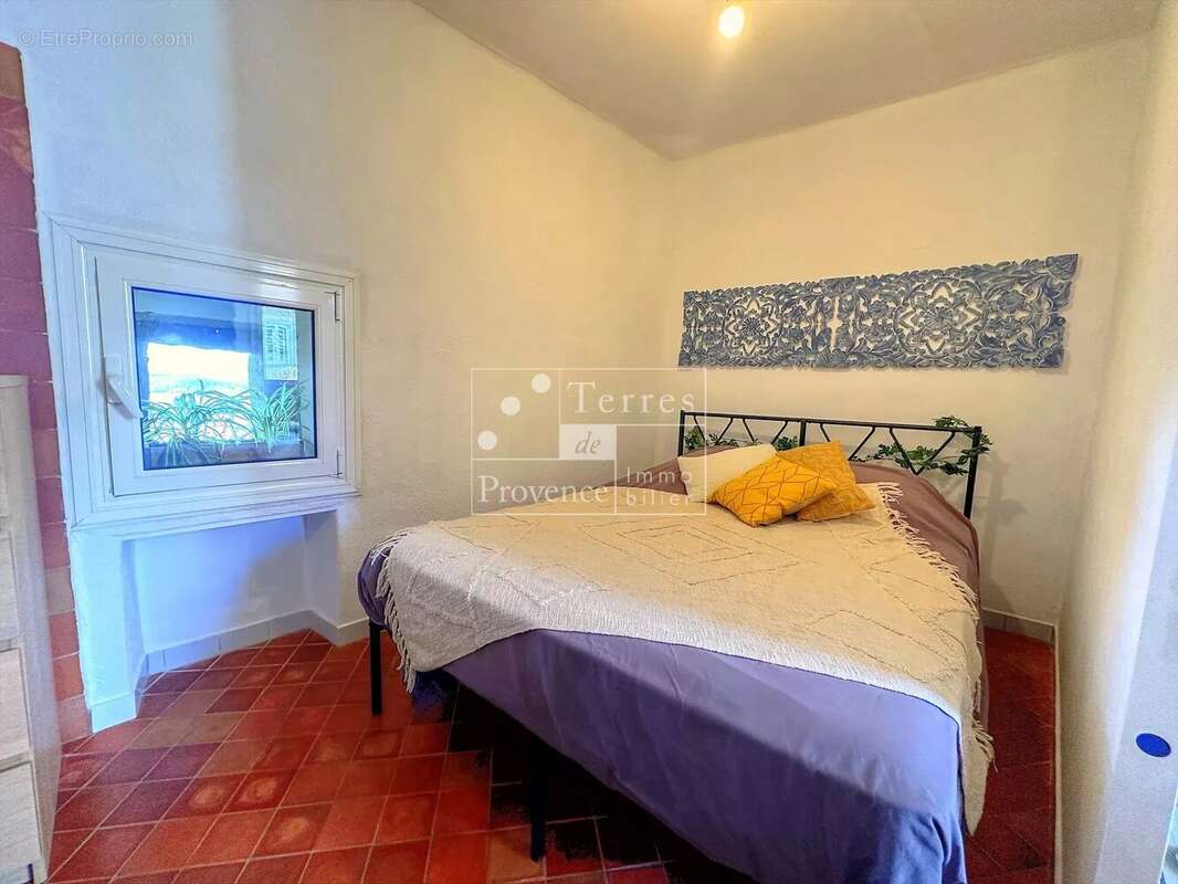 Maison à FOX-AMPHOUX