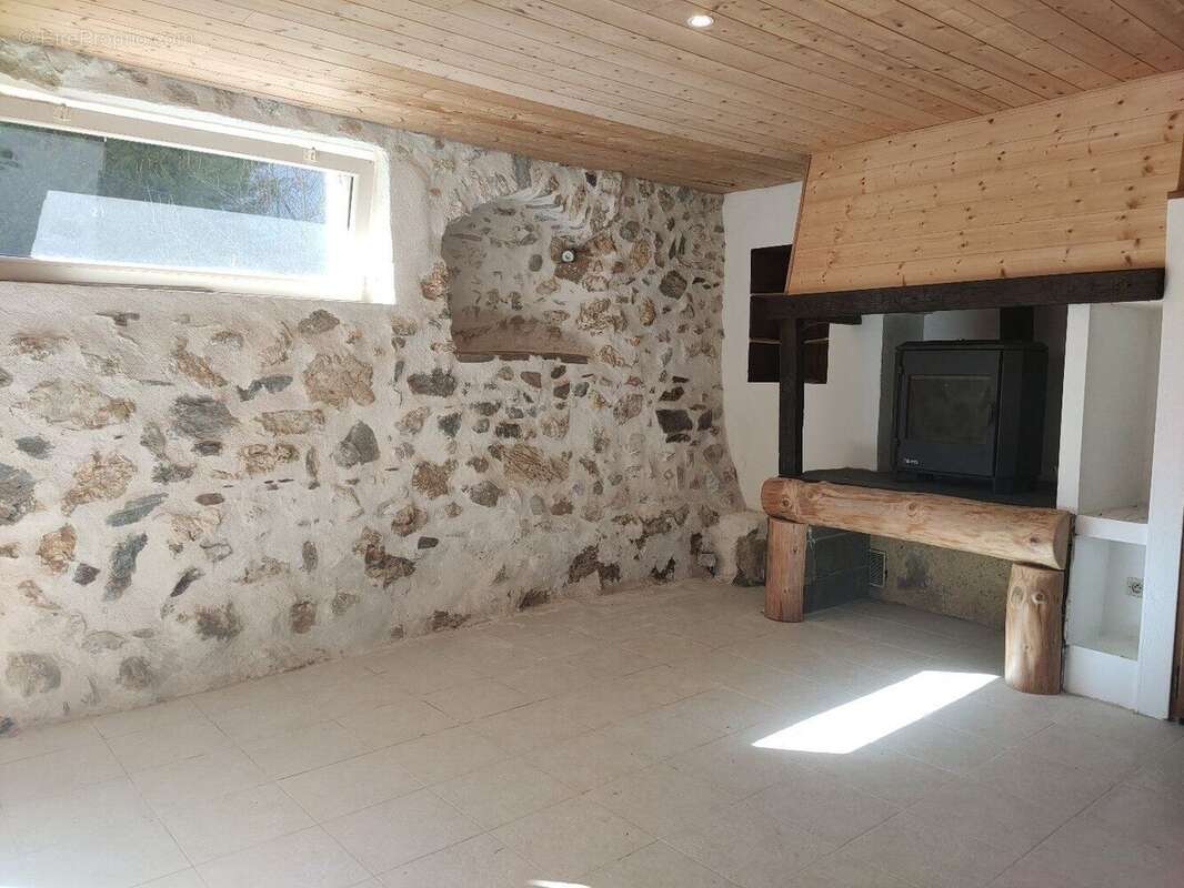 Maison de 200 m² en pierre avec jardin - photo 12