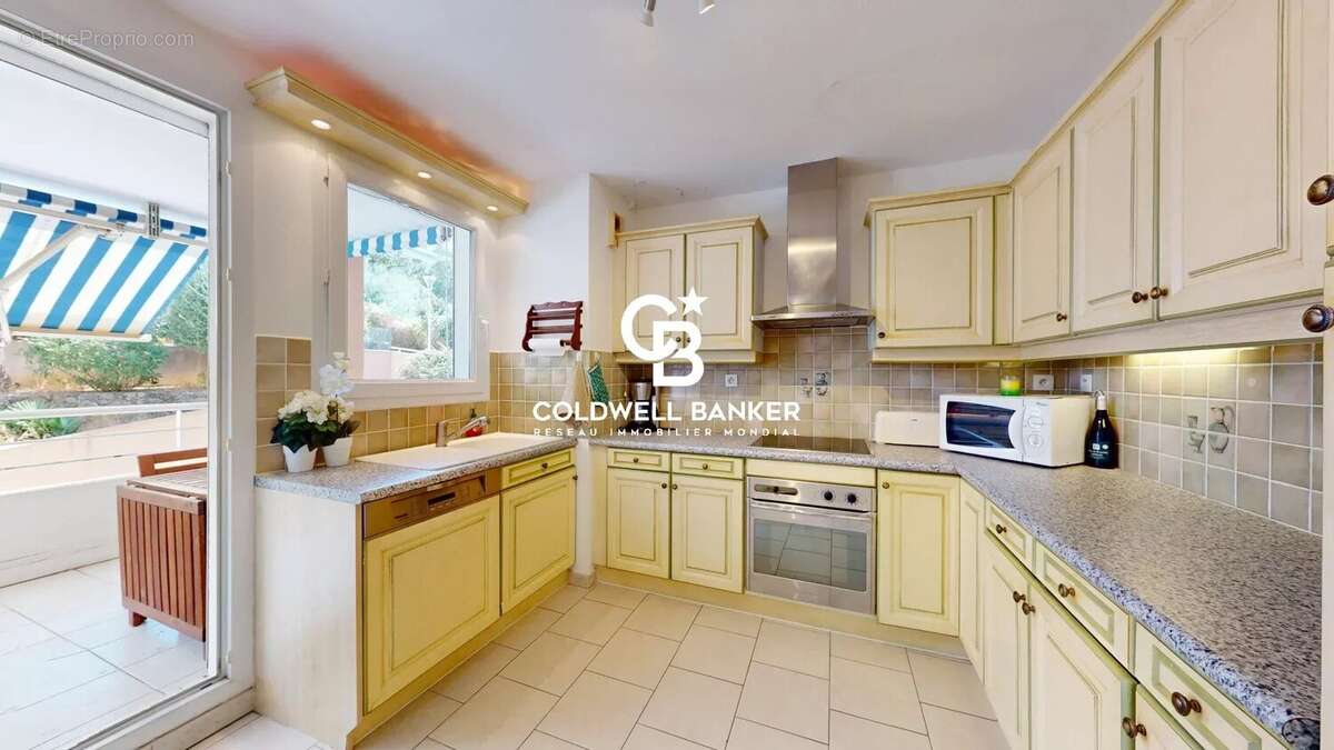 Spacieux appartement avec terrasses et double garage, à deux pas du port et des plages - photo 3