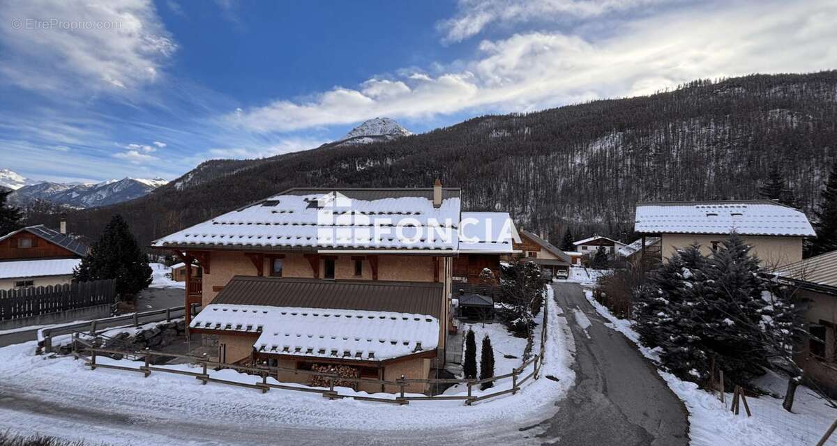 Appartement à LA SALLE-LES-ALPES