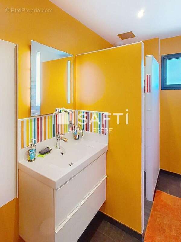 Maison 113 m² à Saint-Firmin-Des-Pres  - photo 7