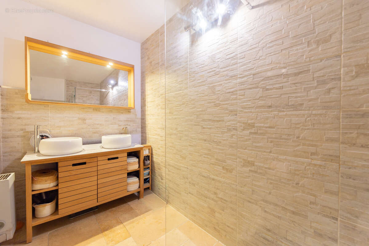 Appartement à MANDELIEU-LA-NAPOULE