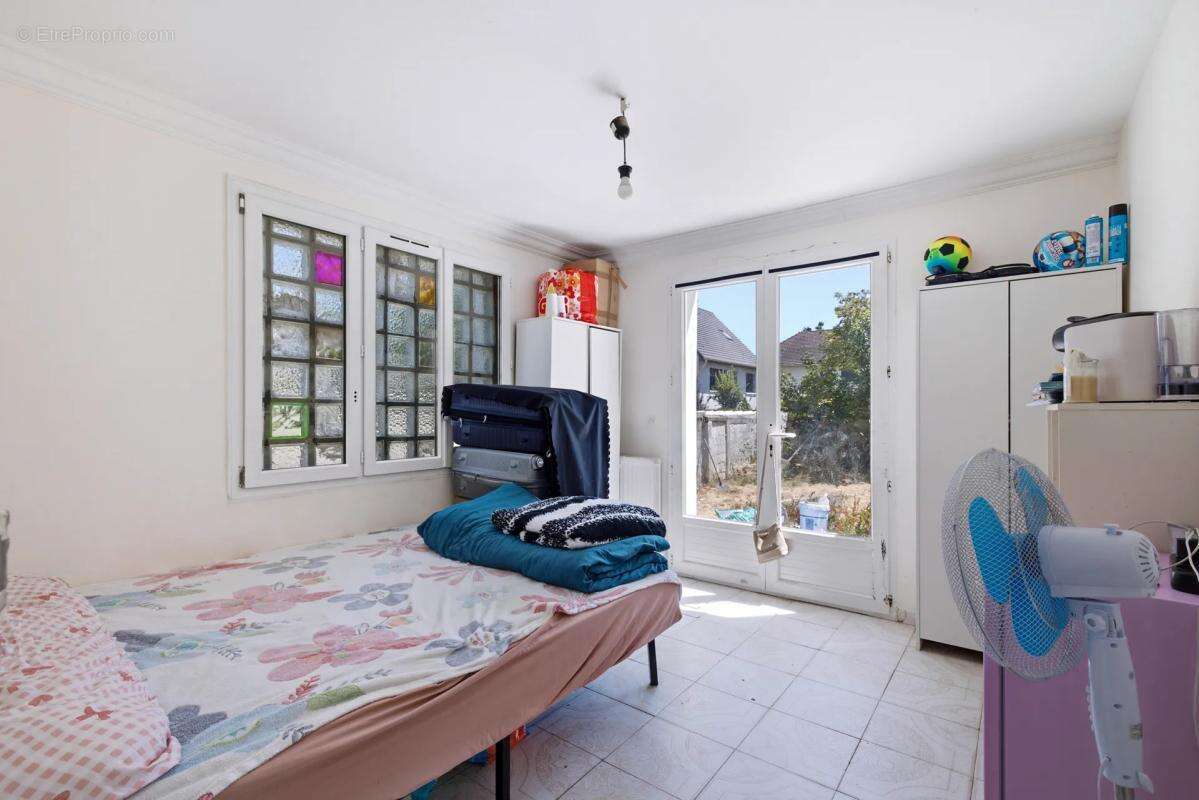 Maison de 6 pièces de 149 m² à Villepinte - photo 12