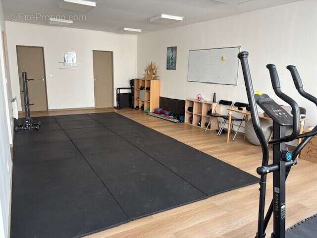Rez-de-chaussée commercial de 70m² - photo 2