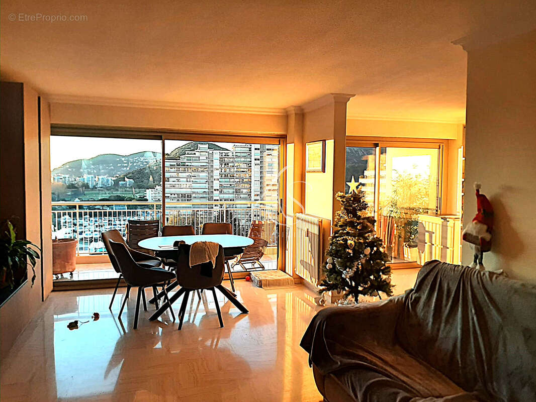 Appartement à MANDELIEU-LA-NAPOULE
