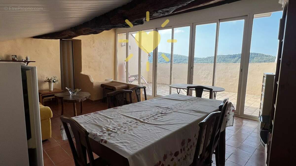 CLAVIERS : Belle maison de village restaurée avec terrasse - photo 13