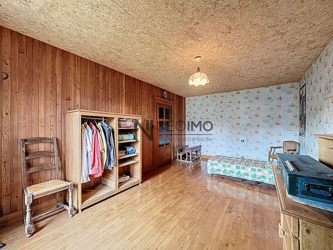 Maison à NEUFCHATEAU