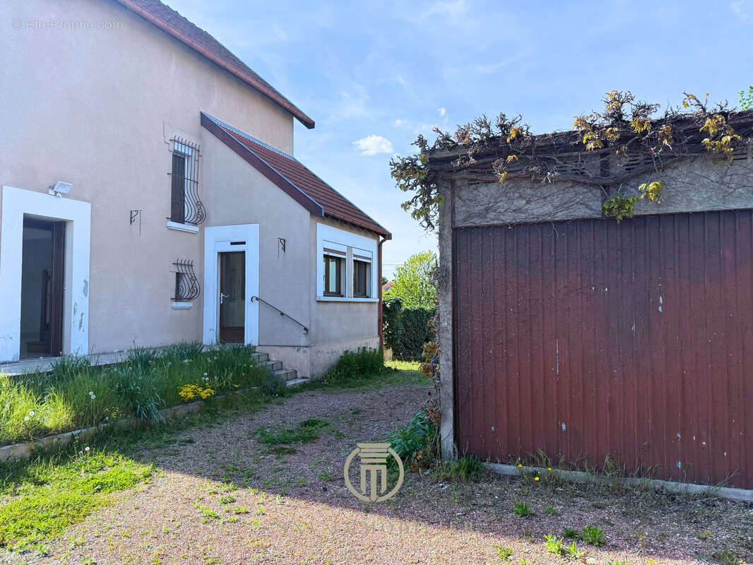 Maison de 3 chambres avec garage et jardin - photo 19