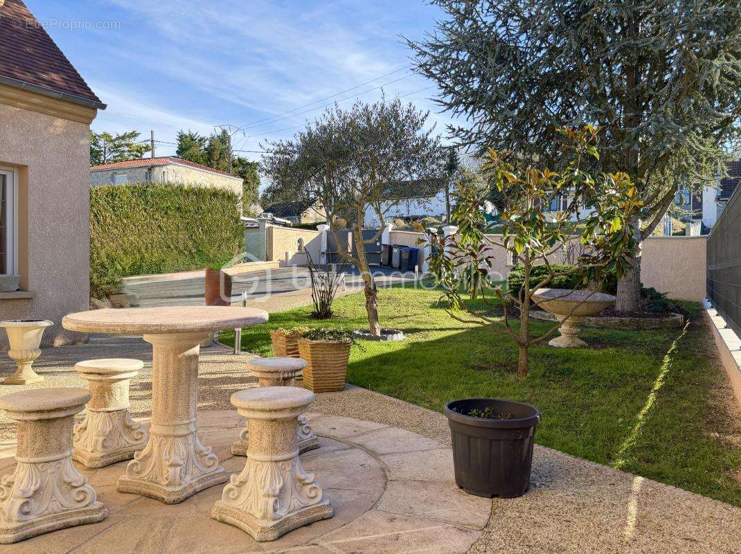 Maison à NANTEUIL-LES-MEAUX