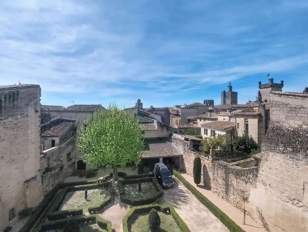 Appartement à UZES