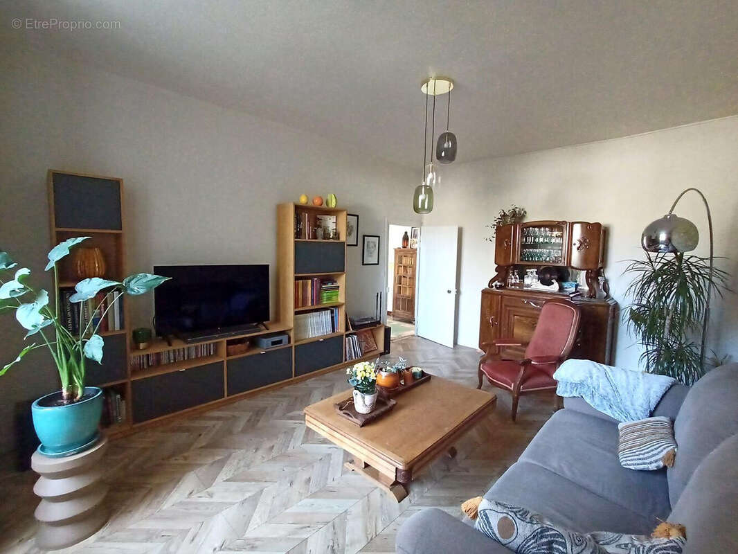 Maison à MONTMORILLON