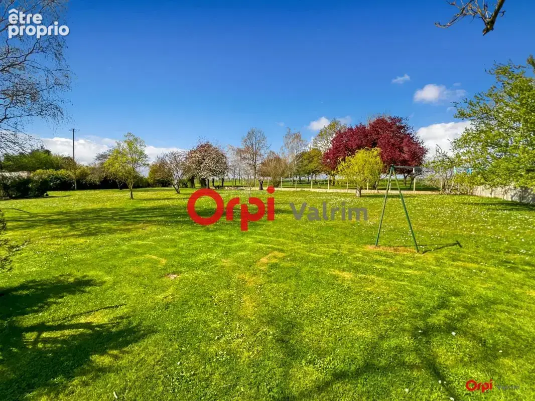  Longère d'exception : 315 m² de charme et 7 300 m² de liberté près de Josnes  - photo 24