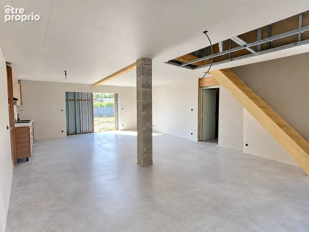 Maison 110 M2 à finir de rénover à Lescout - photo 10