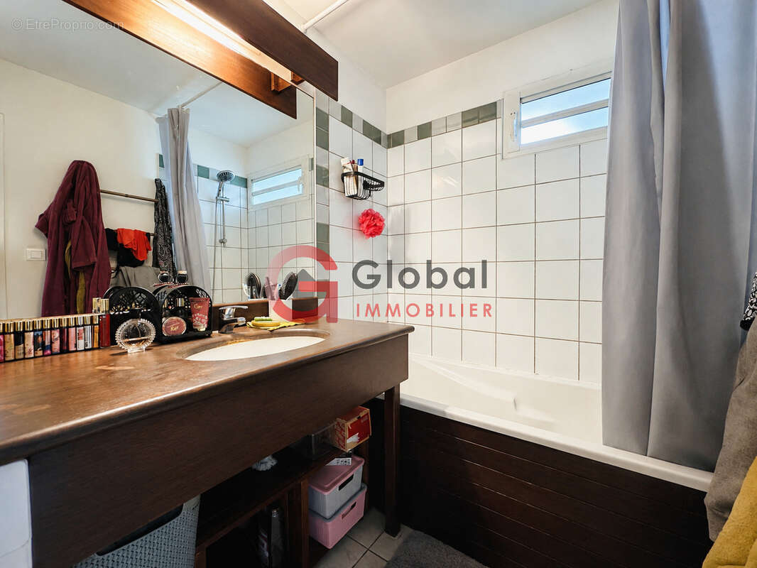 Appartement à L'ETANG-SALE