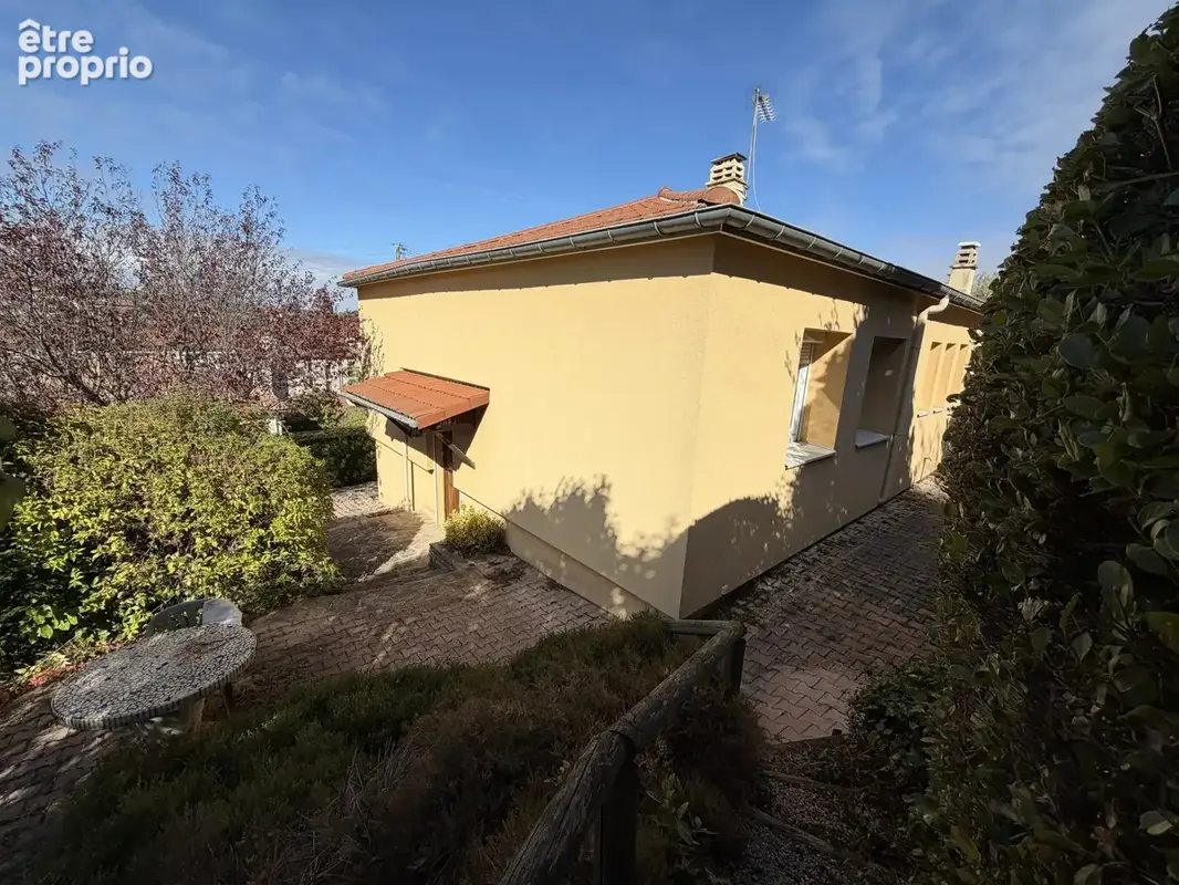 Maison individuelle à deux pas du centre bourg de Villars - photo 1