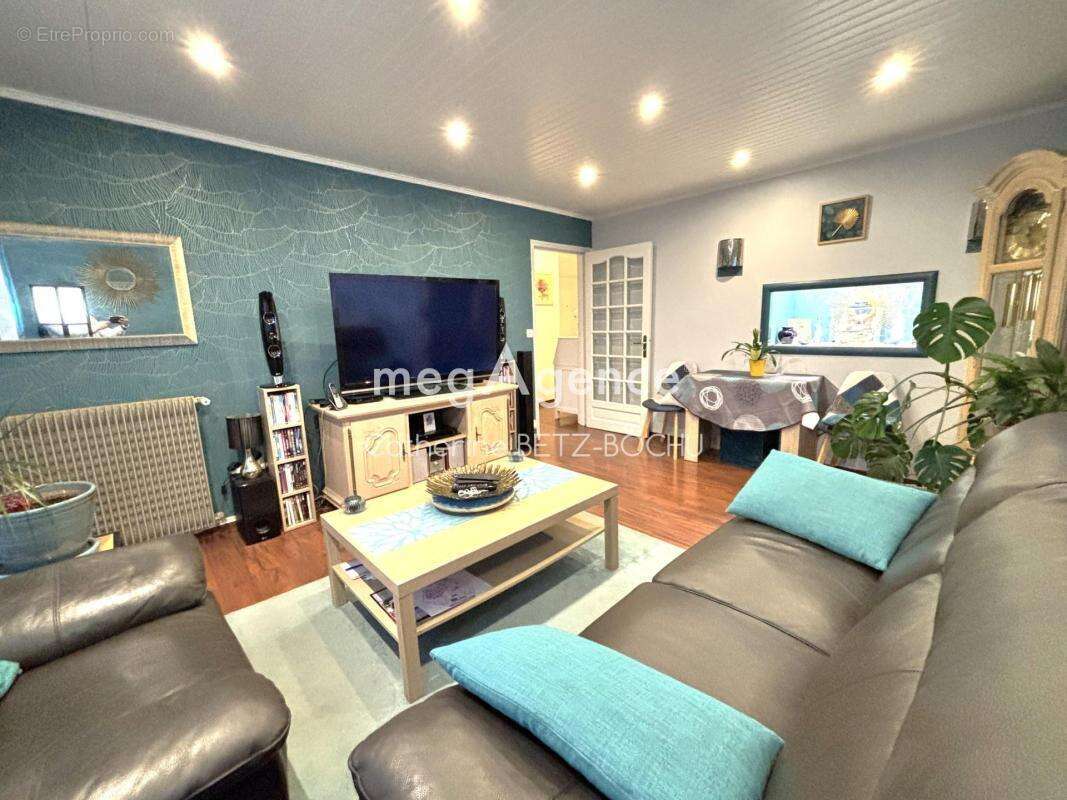Appartement t3 plein-centre avec vue degagee et balcon - photo 2