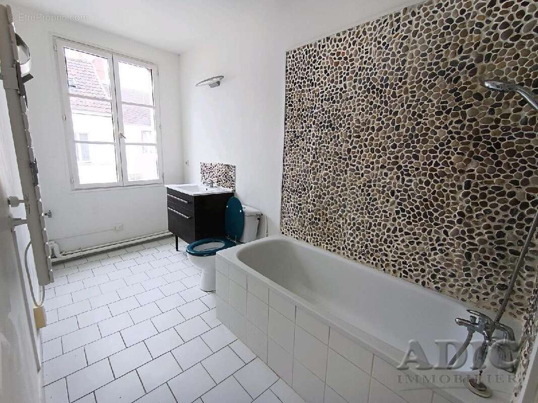 Maison à ERMENONVILLE