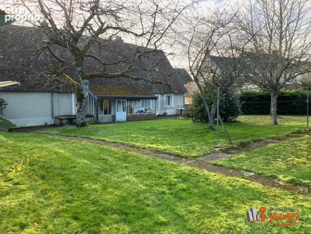 Maison à MOUTIERS-EN-PUISAYE